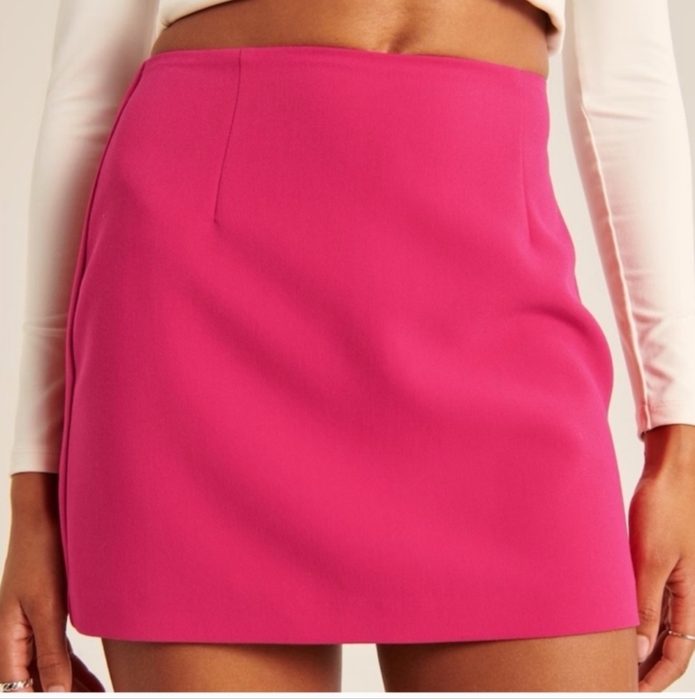 NWT Abercrombie & Fitch Scarlet  Pink Mini Skort Sz: Xs
